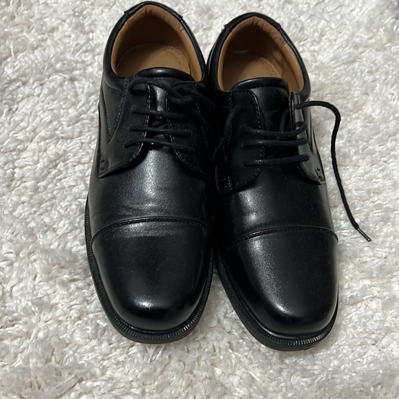 Men’s shoes in black. - Picture 3 of 3